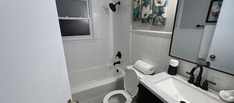 Peaceful Clean 3BR | 6Beds | Free Wifi | Finished Basement