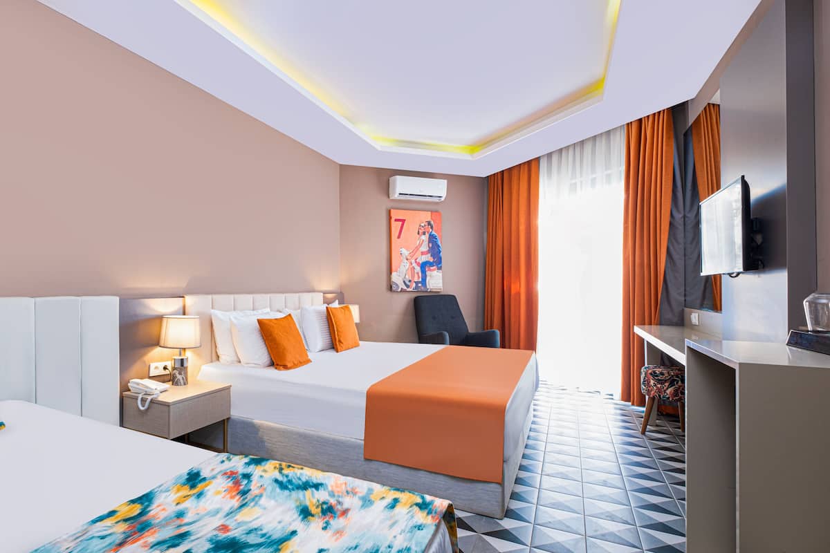 Superior Double or Twin Room | Premium bedding, down comforters, minibar (free items), in-room safe