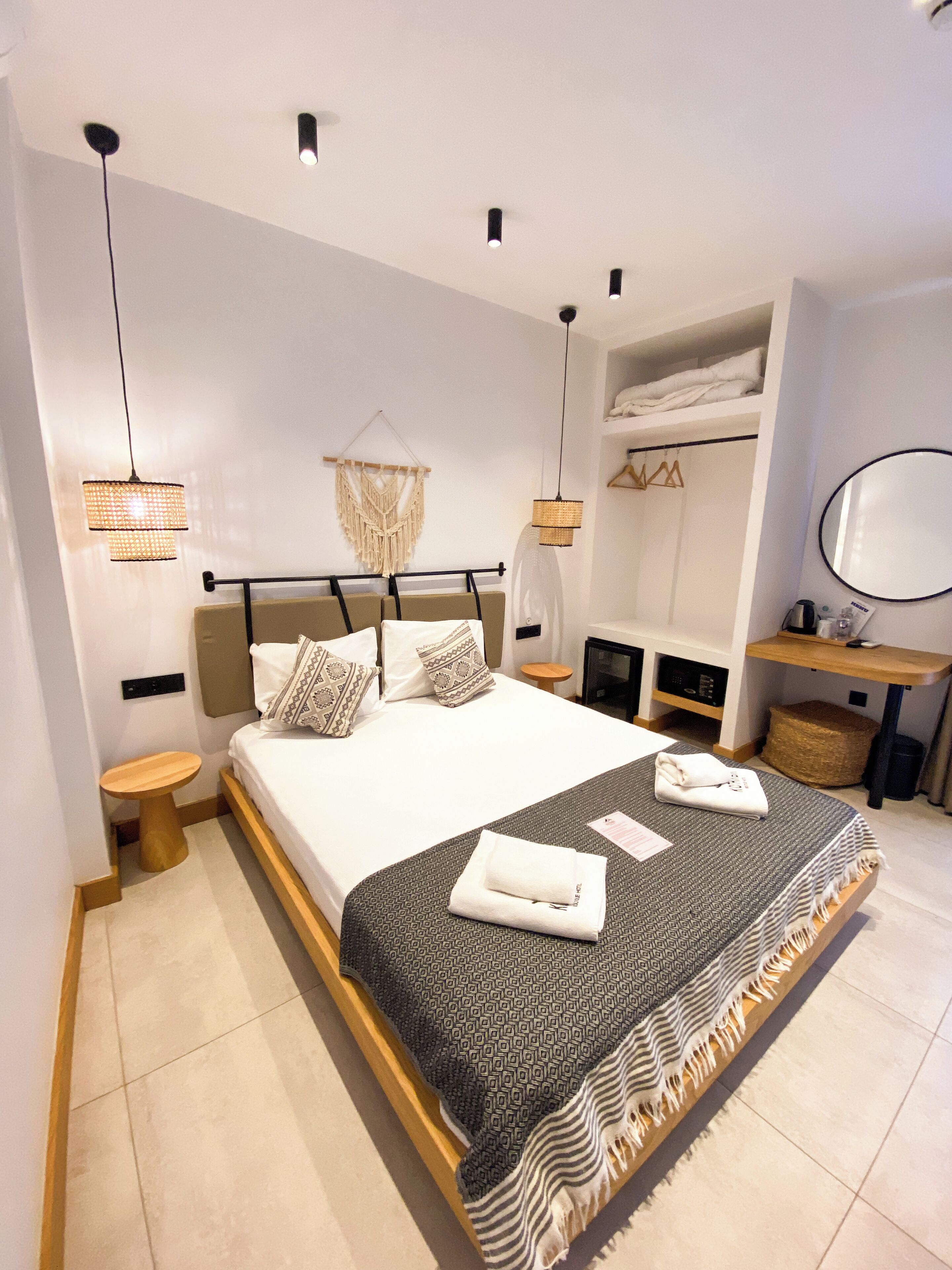 Quarto standard, 1 quarto, para não fumantes, banheiro privativo | Roupas de cama de algodão egípcio, roupas de cama premium, frigobar
