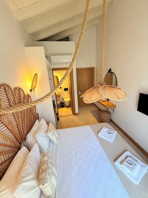 Deluxe-Zimmer, 1 Schlafzimmer, Nichtraucher, mit Bad | Bettwäsche aus ägyptischer Baumwolle, hochwertige Bettwaren, Minibar