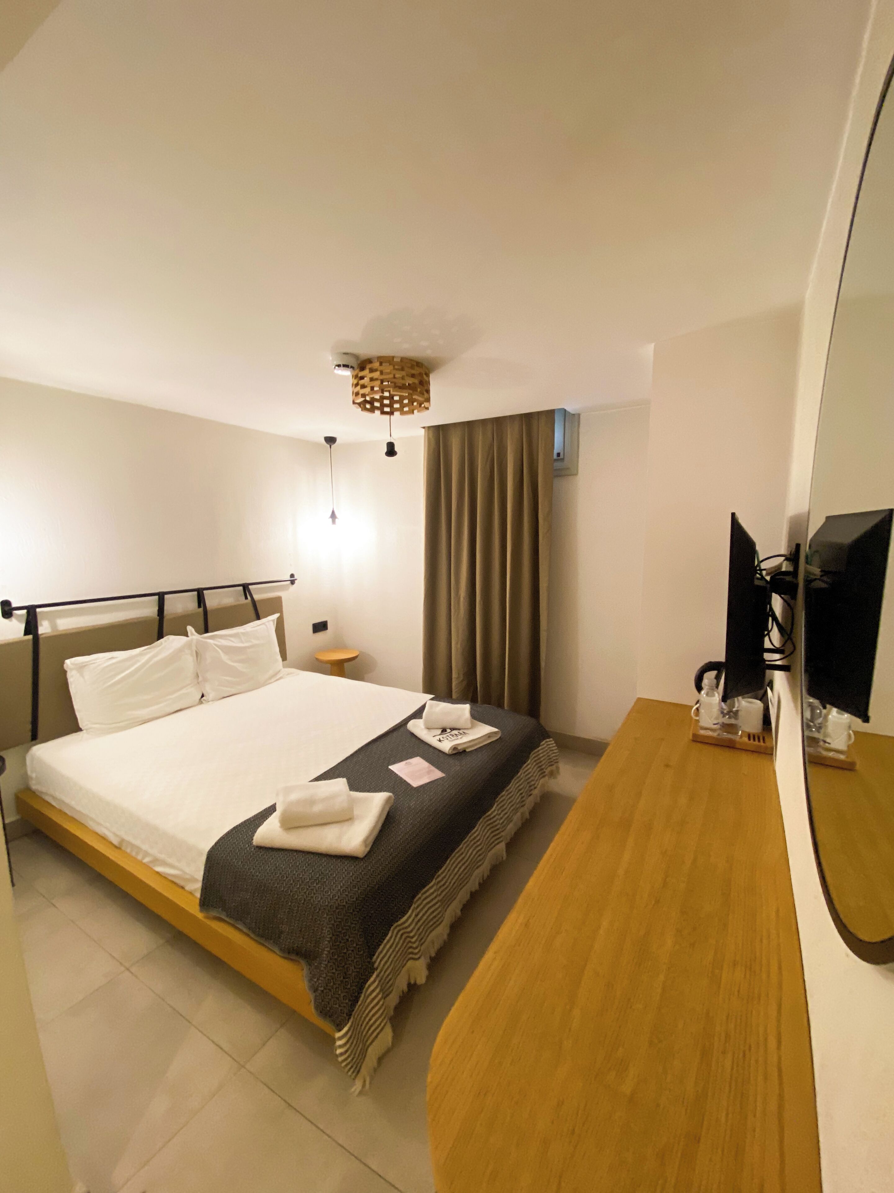 Economy Basement Floor | Egyptian cotton sheets, premium bedding, minibar, in-room safe