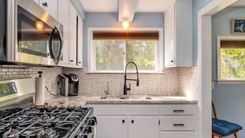 Microwave, oven, stovetop, coffee/tea maker
