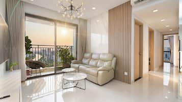 ํ๋ฆฌ๋ฏธ์ ์ํํธ, ์นจ์ค 3๊ฐ, ์๋ด ์ ๋ง, ์ฝ๋ | ๊ฑฐ์ค ๊ณต๊ฐ | ๋์งํธ ์ฑ๋ ์์ฒญ์ด ๊ฐ๋ฅํ 43์ธ์น LCD TV, TV, ๋ทํ๋ฆญ์ค