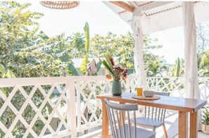 Outdoor dining - New Double Apartment (Buenos Aires)