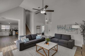 TV, peis og kontorer