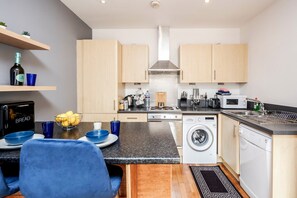 Departamento, baño en la habitación, vista a la ciudad (CH1) | Lounge