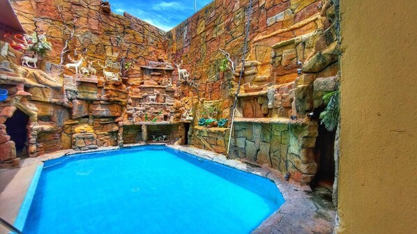 2 piscinas al aire libre