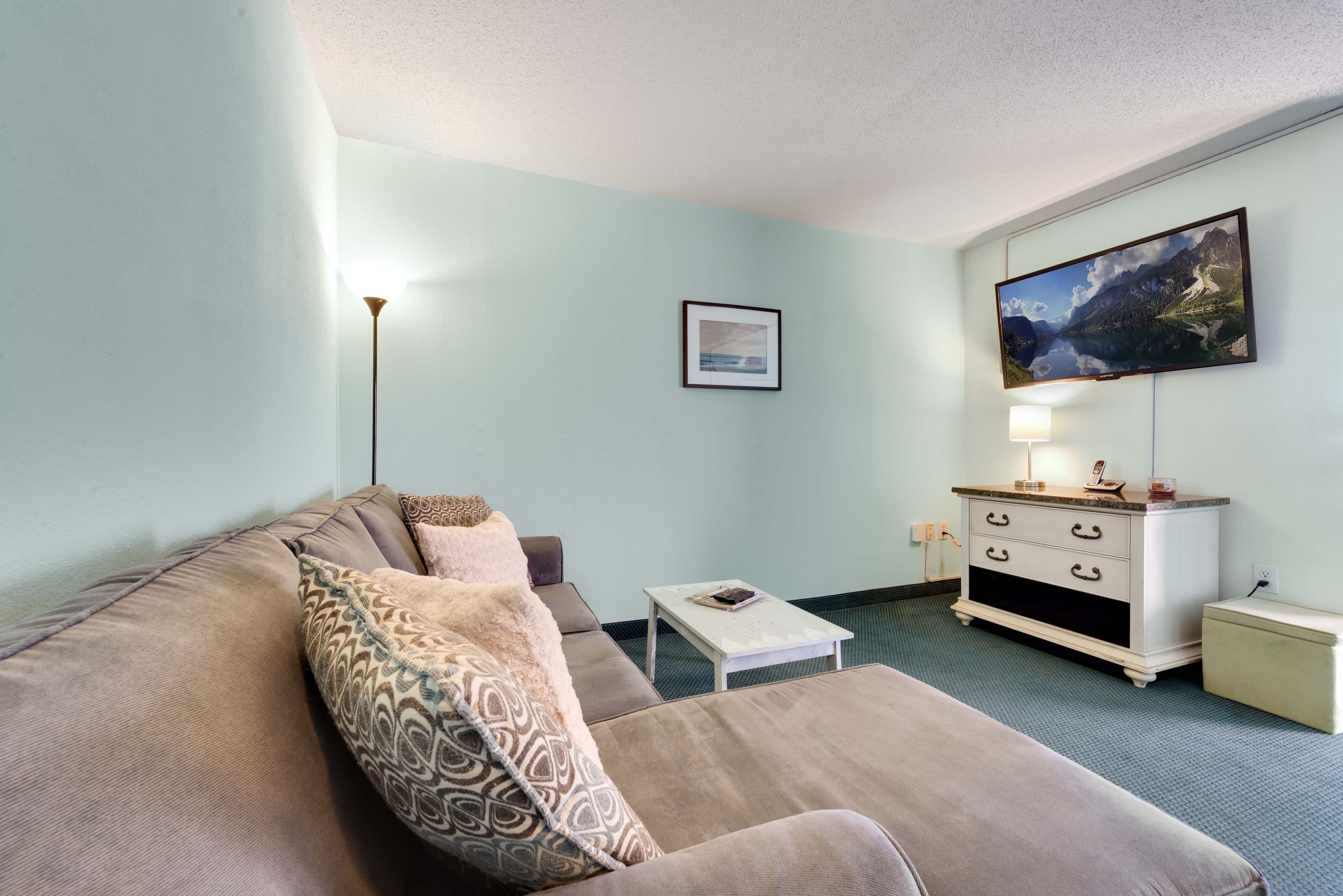 beautiful Oceanview resort condo with WIFI and relaxing atmosphere.