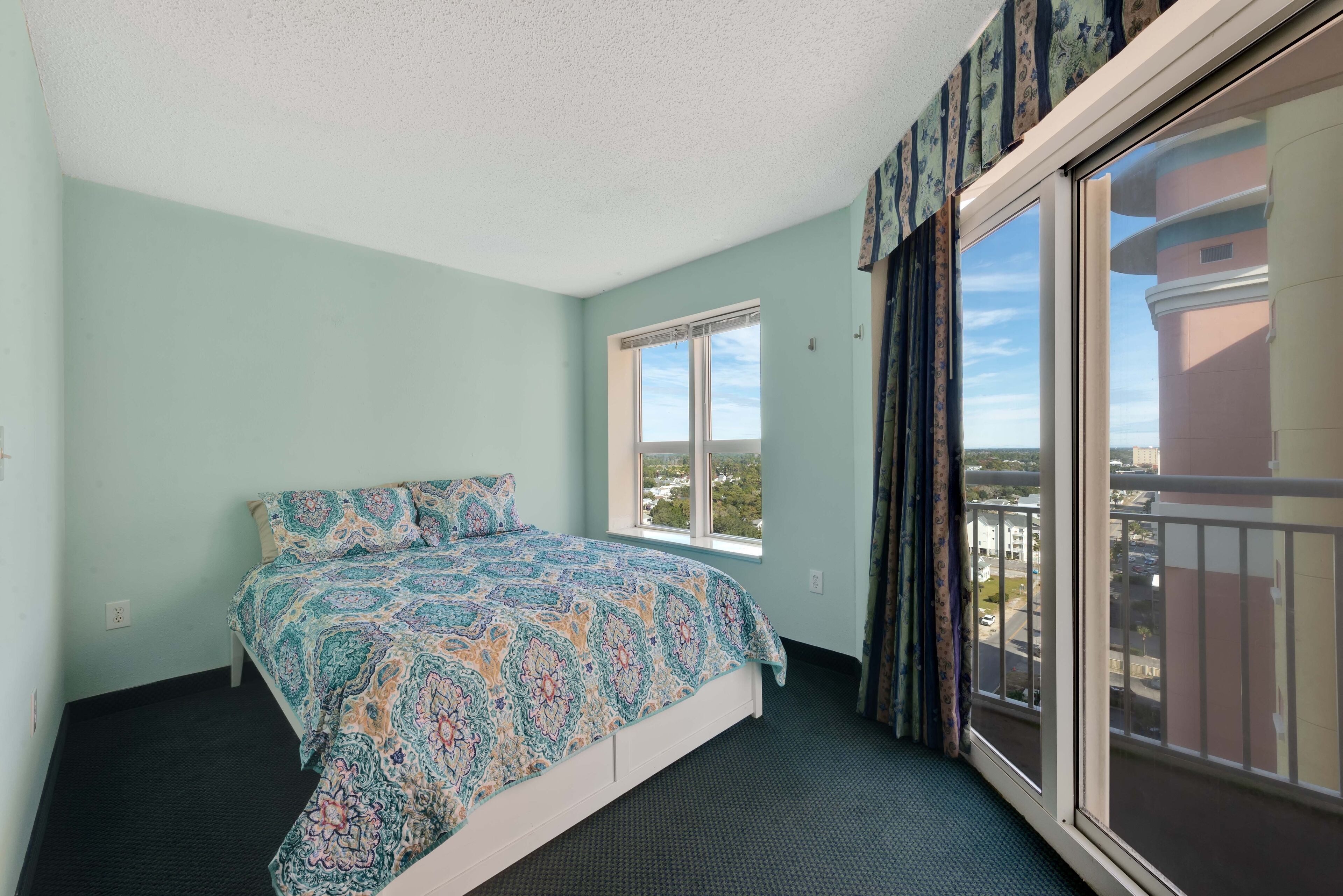 beautiful Oceanview resort condo with WIFI and relaxing atmosphere.
