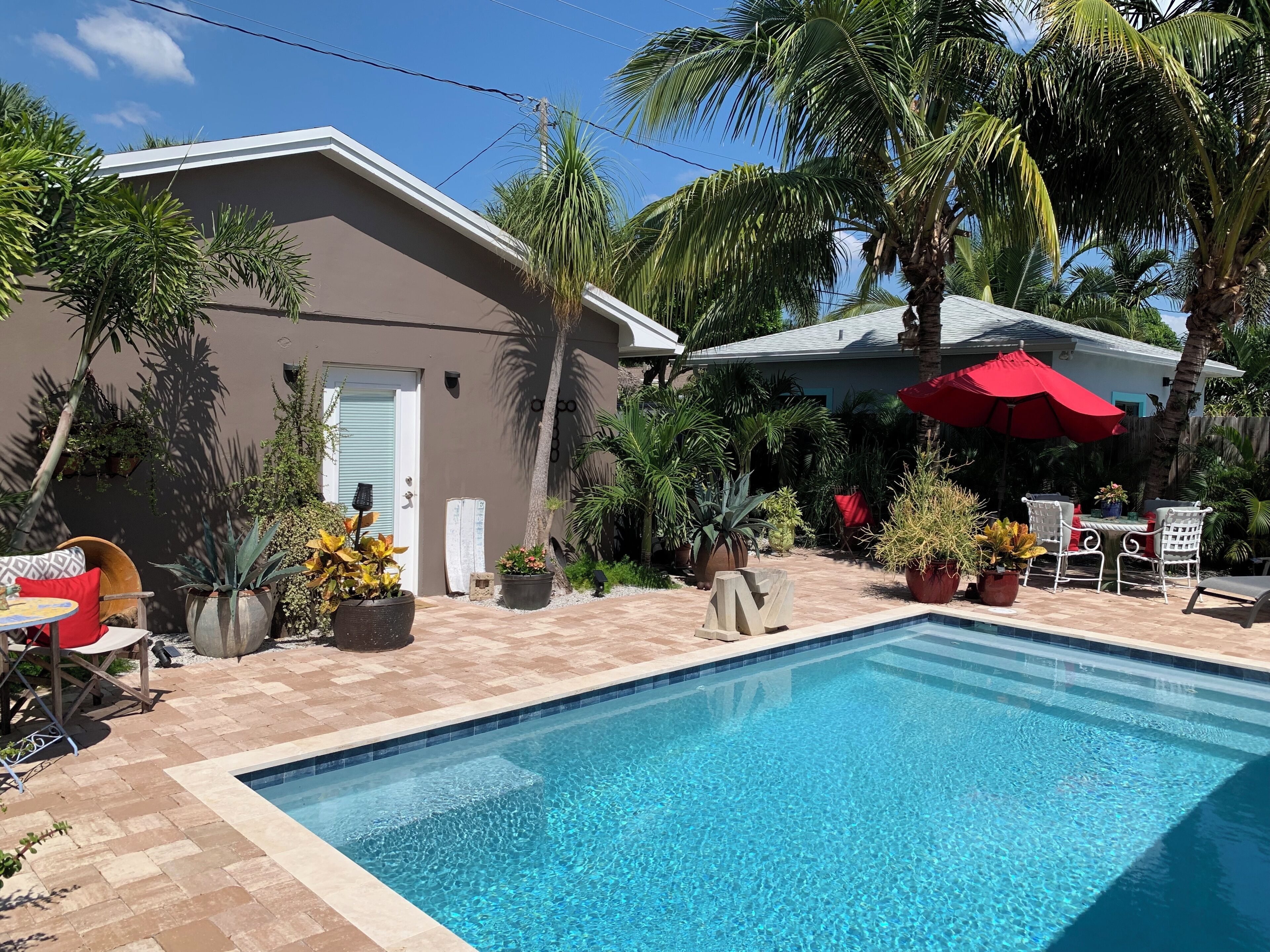 Josie’s private oasis with pool, near beach