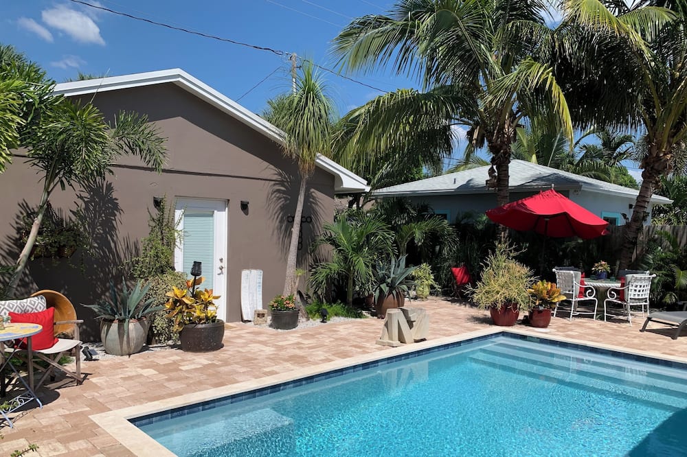 Lake Worth Cottage