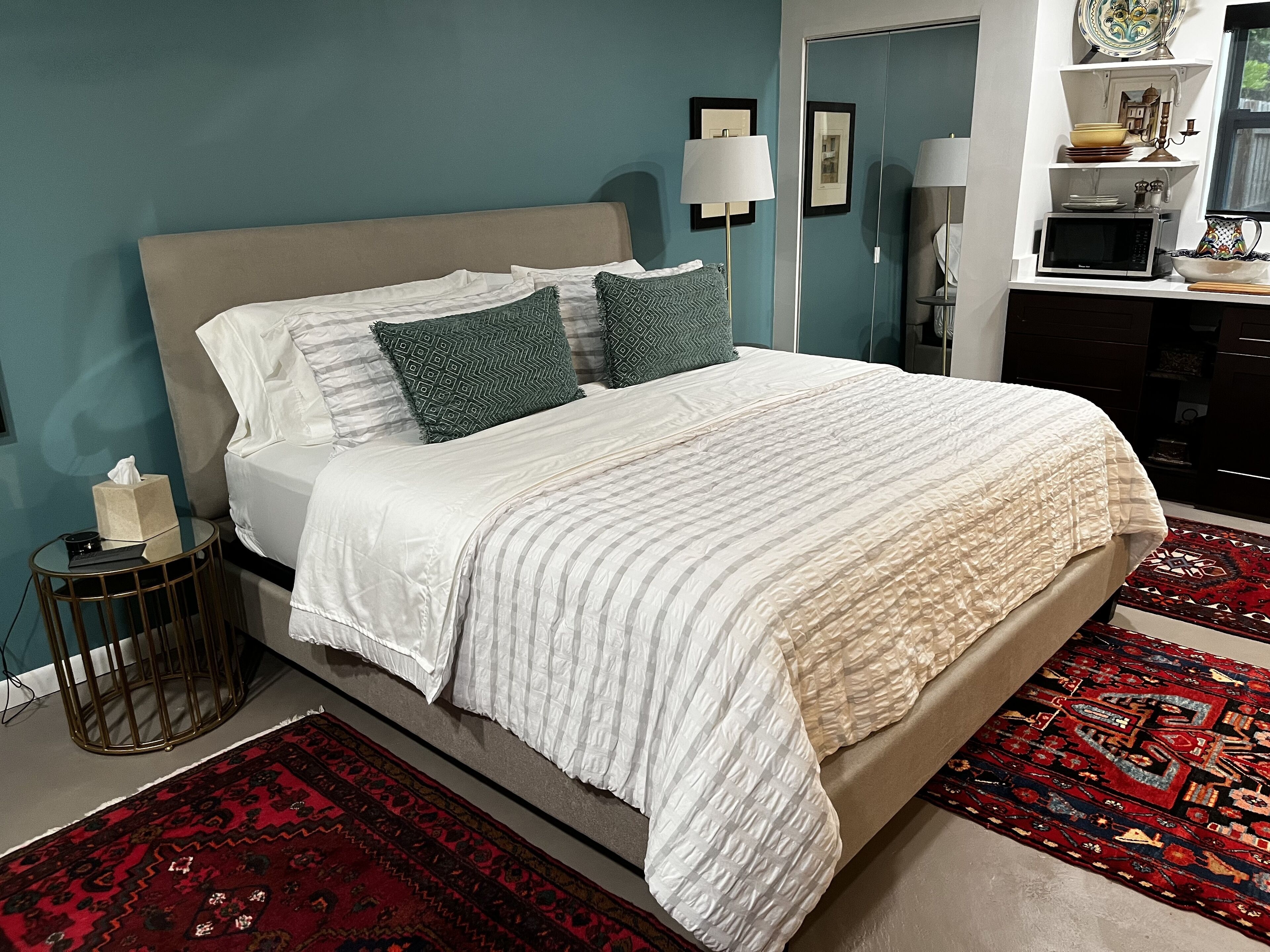 Josie’s private oasis with pool, near beach