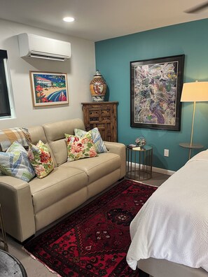 Smart TV, books - Chill on the patio overlooking the pool & lush gardens with privacy! (Lake Worth)