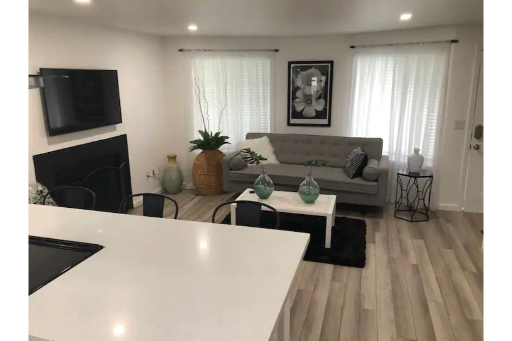 Luxury Brand New Remodeled 3 Bedroom Duplex!