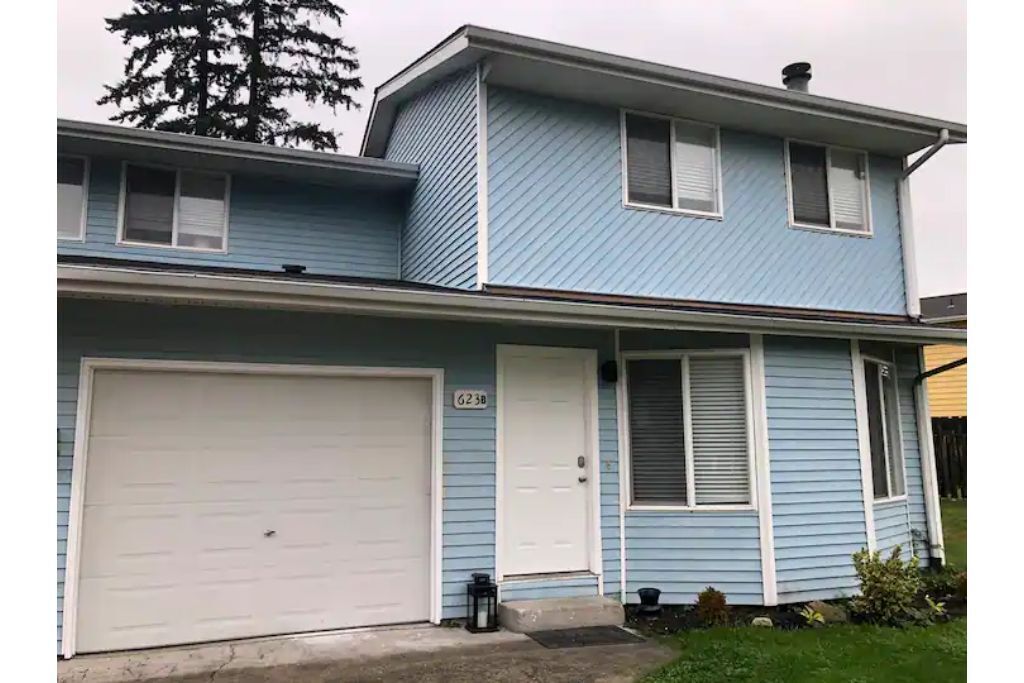 Luxury Brand New Remodeled 3 Bedroom Duplex!