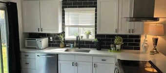 Luxury Brand New Remodeled 3 Bedroom Duplex!