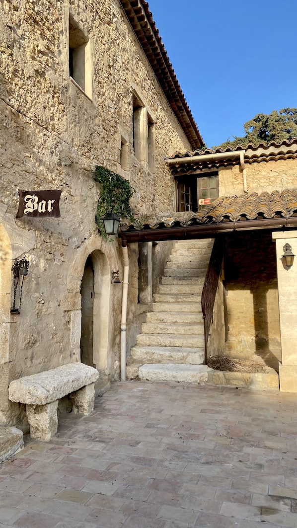 Exterior - Domaine de la Reynaude (Aurons)