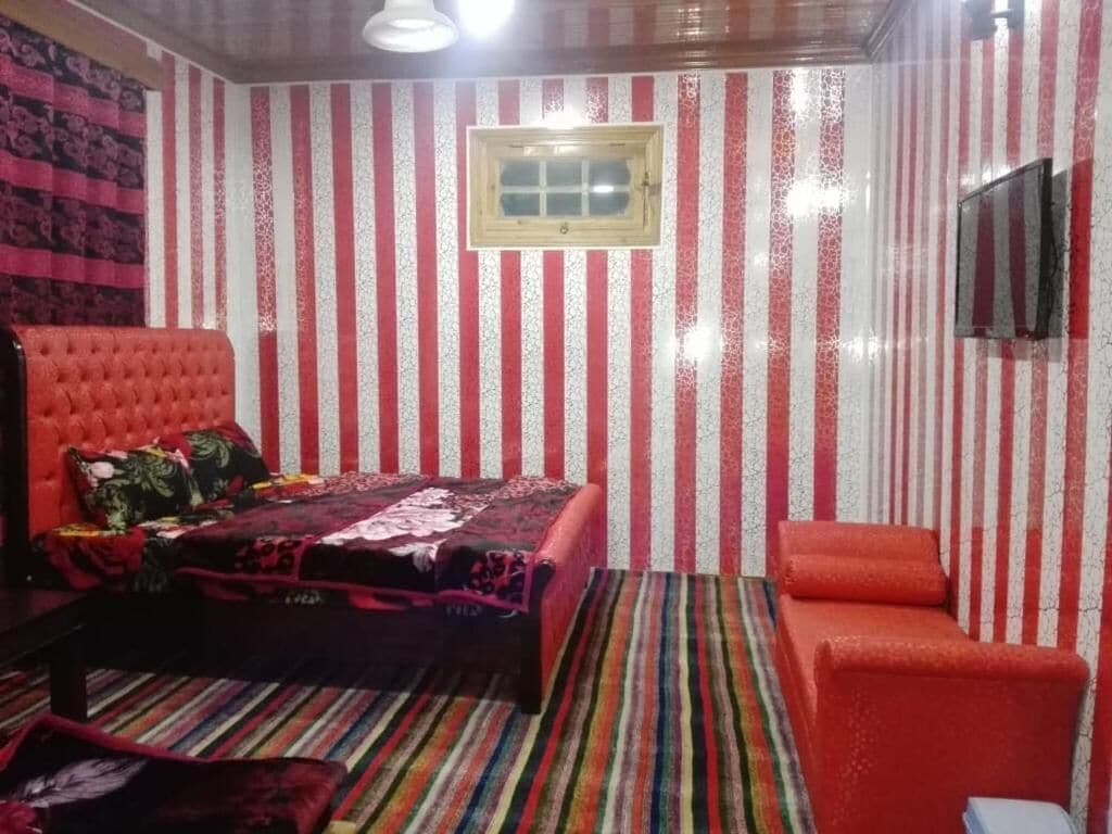 Standard Double Room | Free WiFi, bed sheets