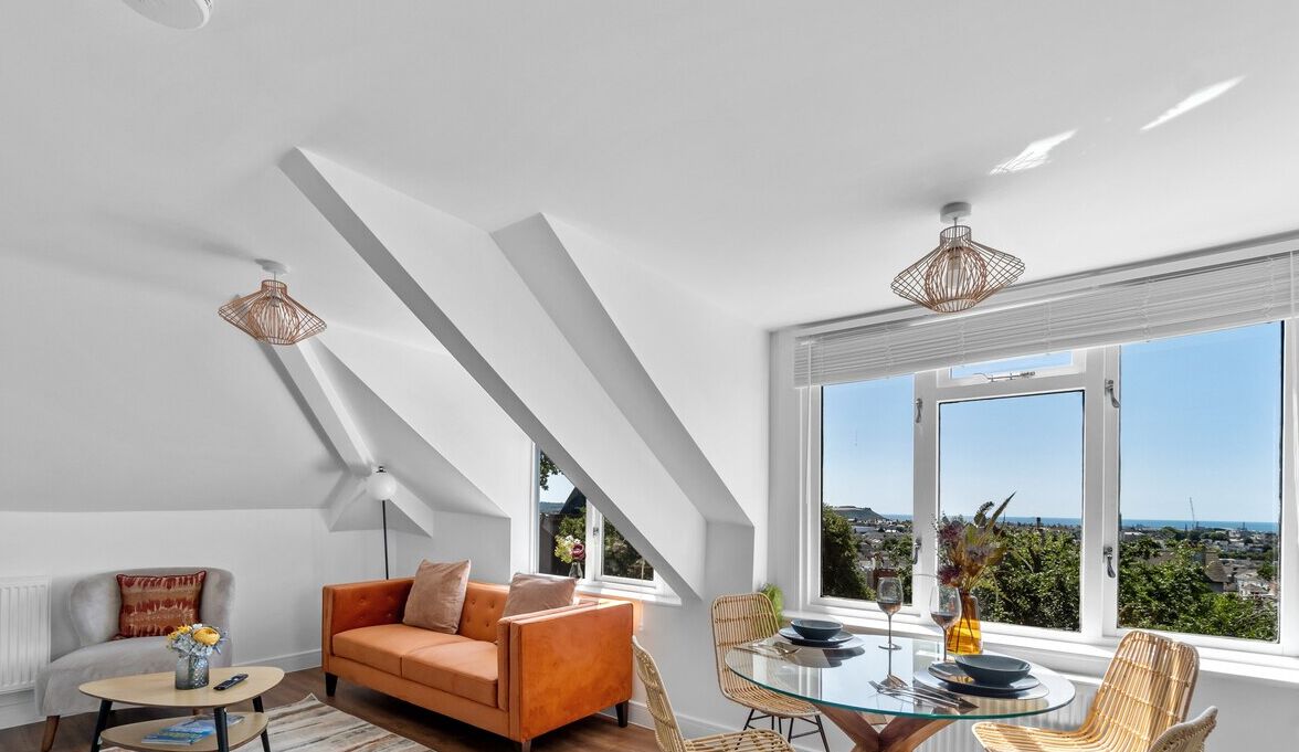 Apartment (2 Bedrooms) | Front of property