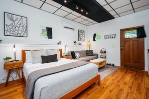 1 slaapkamer, een bureau, een strijkplank/strijkijzer, gratis wifi
