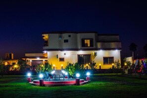 숙박 시설 정면