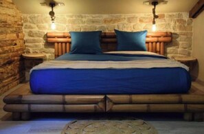 2 habitaciones, tabla de planchar con plancha y cuna de viaje 