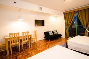 Studio | Living area