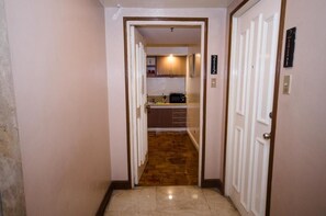 Fer et planche à repasser, Wi-Fi gratuit, draps fournis