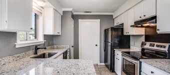 Well appointed home minutes from Kalahari and Downtown