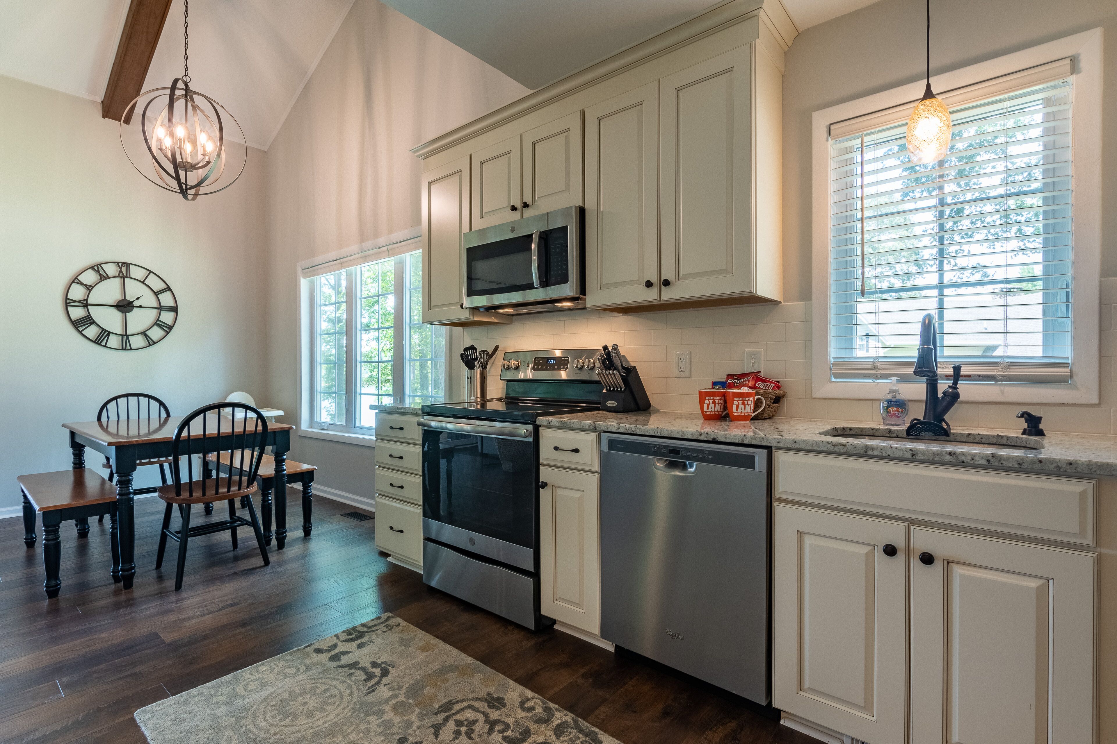 Gorgeous view, newly renovated, lakefront!