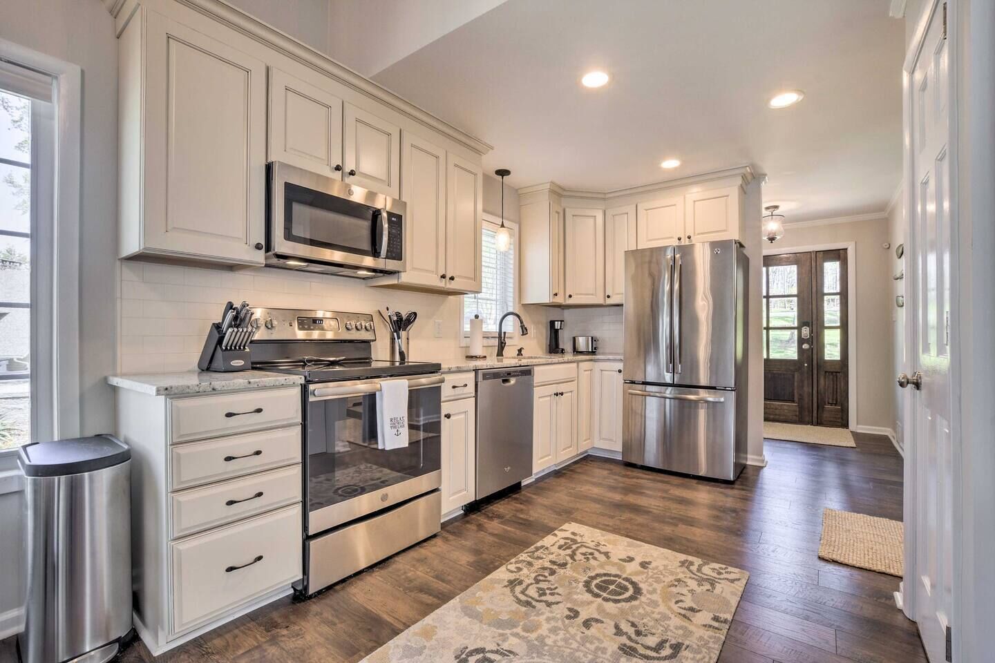 冰箱、微波炉、烤箱、炉灶