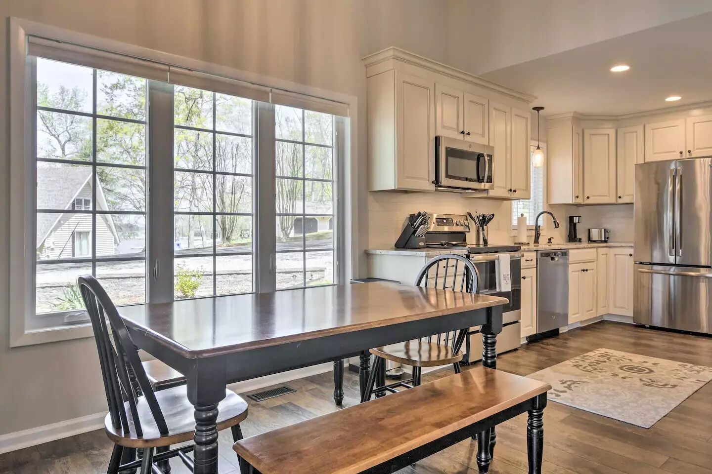 Gorgeous view, newly renovated, lakefront!