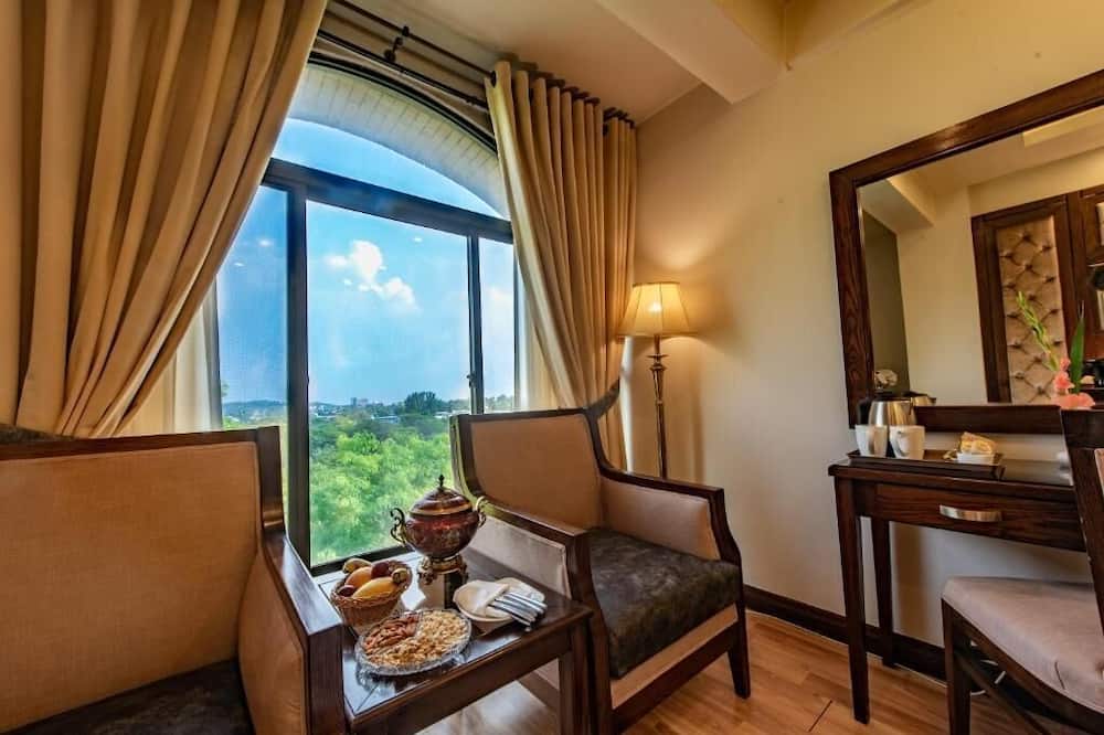 Envoy Continental Hotel, Blue Area, Islamabad