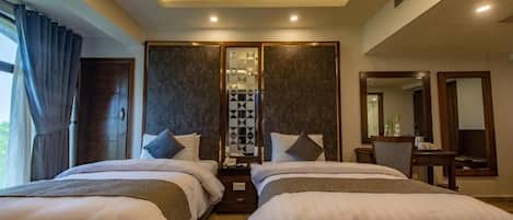 Deluxe Twin Room, 2 Twin Beds | Premium bedding, desk, laptop workspace, soundproofing