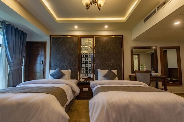 Deluxe Twin Room, 2 Twin Beds | Premium bedding, desk, laptop workspace, soundproofing