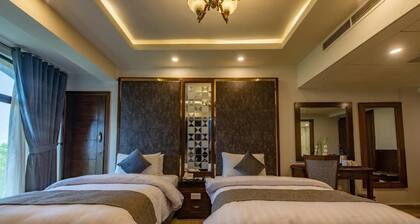 Envoy Continental Hotel