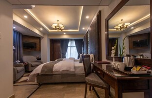 Deluxe Twin Room, 2 Twin Beds | Premium bedding, desk, laptop workspace, soundproofing