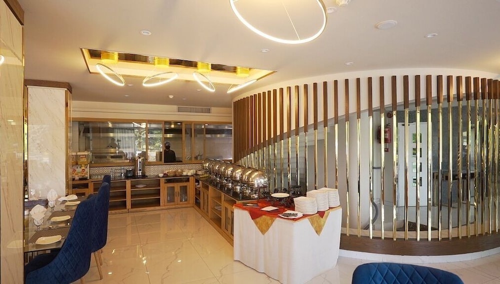 Envoy Continental Hotel by null