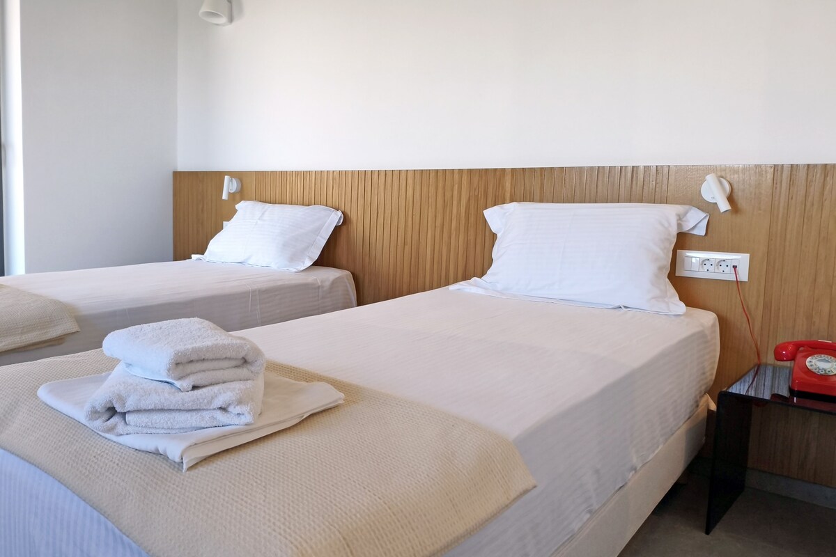 Superior Suite, Partial Sea View | In-room safe, desk, laptop workspace, WiFi (free)