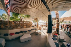 Bar accanto alla piscina