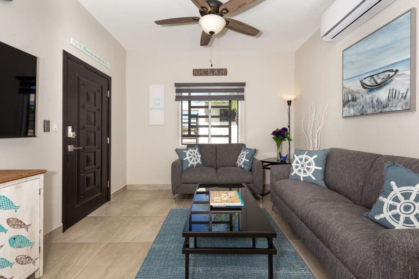 10min to beach Equipped 3Bed/2Ba w/secure parking