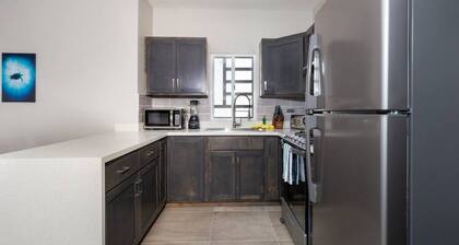 Comfortable and equipped 3bed/2bath central home