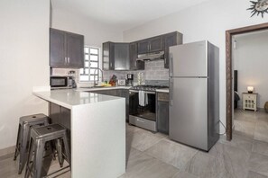 Fridge, microwave, oven, stovetop - Comfortable and equipped 3bed/2bath central home (Puerto Peñasco)