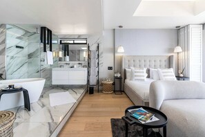 3 bedrooms, desk, iron/ironing board, WiFi