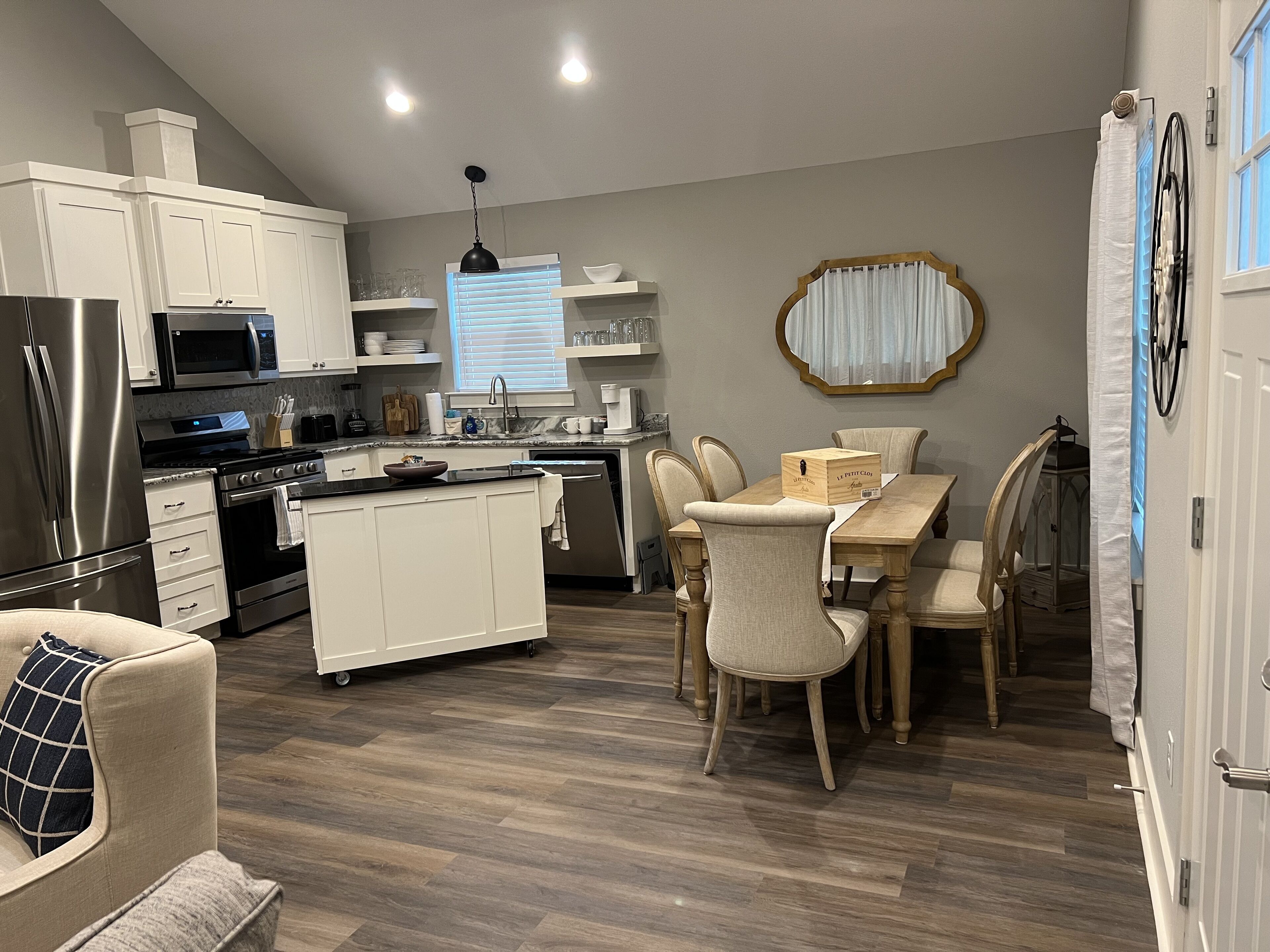 Brand New 3BD/2B Home - 2 min from Baylor U, 3 min from Magnolia