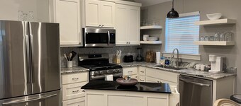 Brand New 3BD/2B Home - 2 min from Baylor U, 3 min from Magnolia