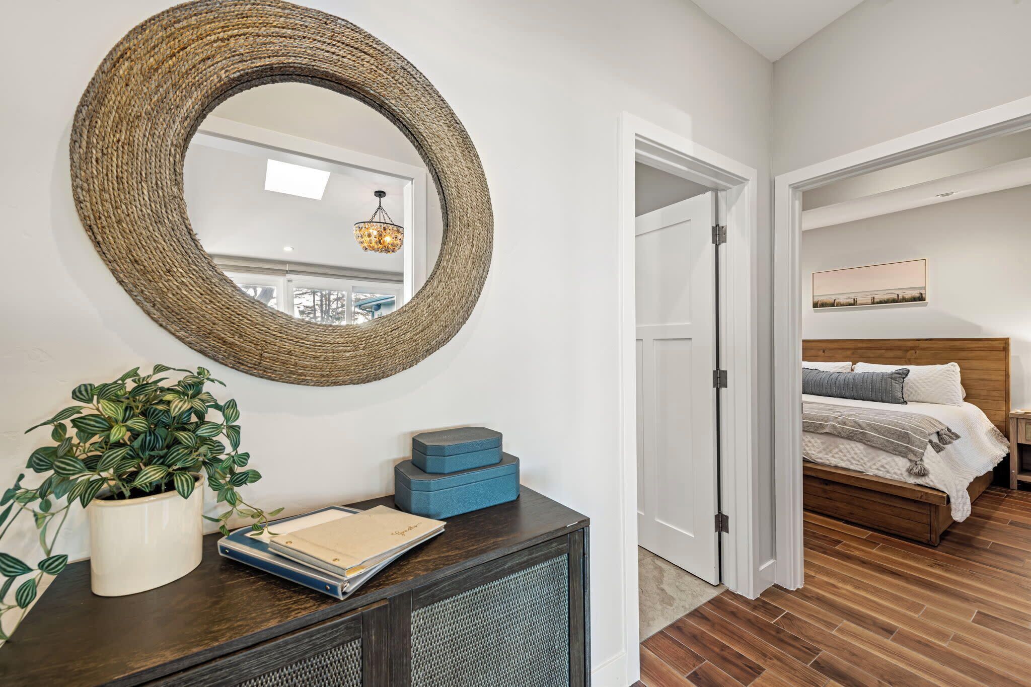 2 habitaciones, tabla de planchar con plancha, cuna de viaje y wifi 