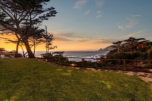 Property grounds - Entire Private Coastal Retreat - Spectacular Ocean Views w/Hot Tub (Montara)