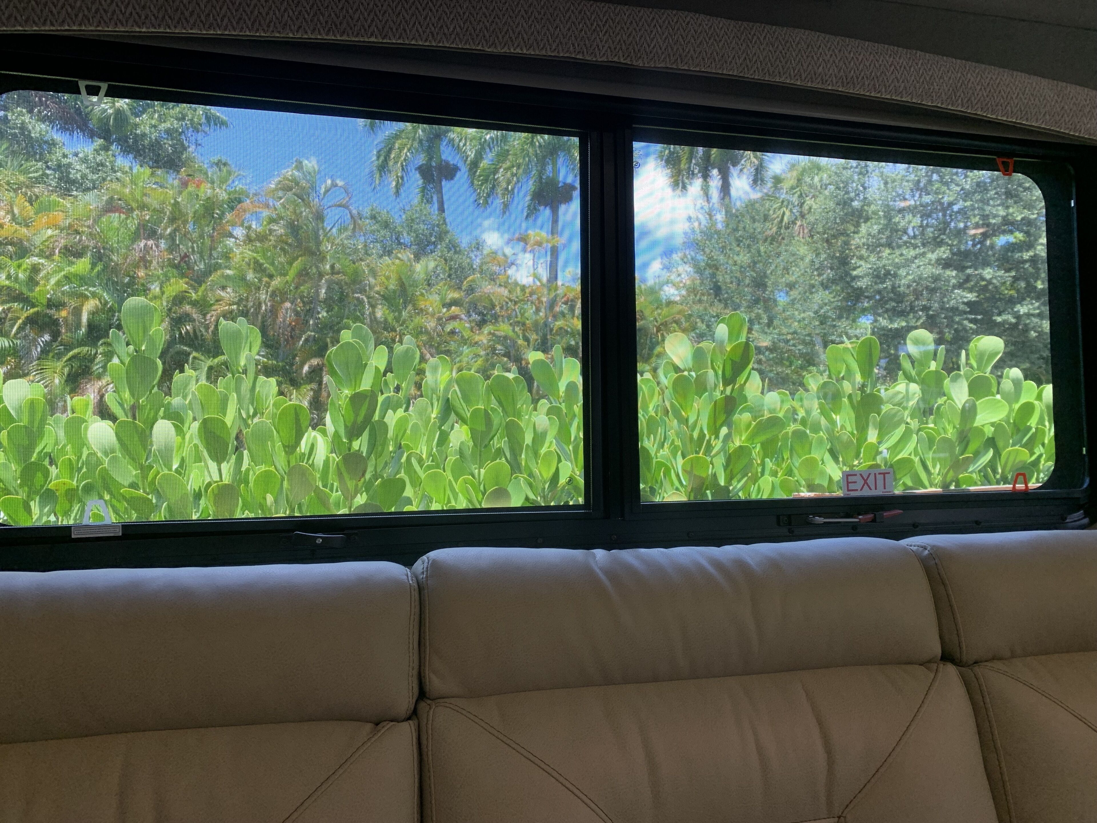 Conveniently located, close to the airport, beach and Miami