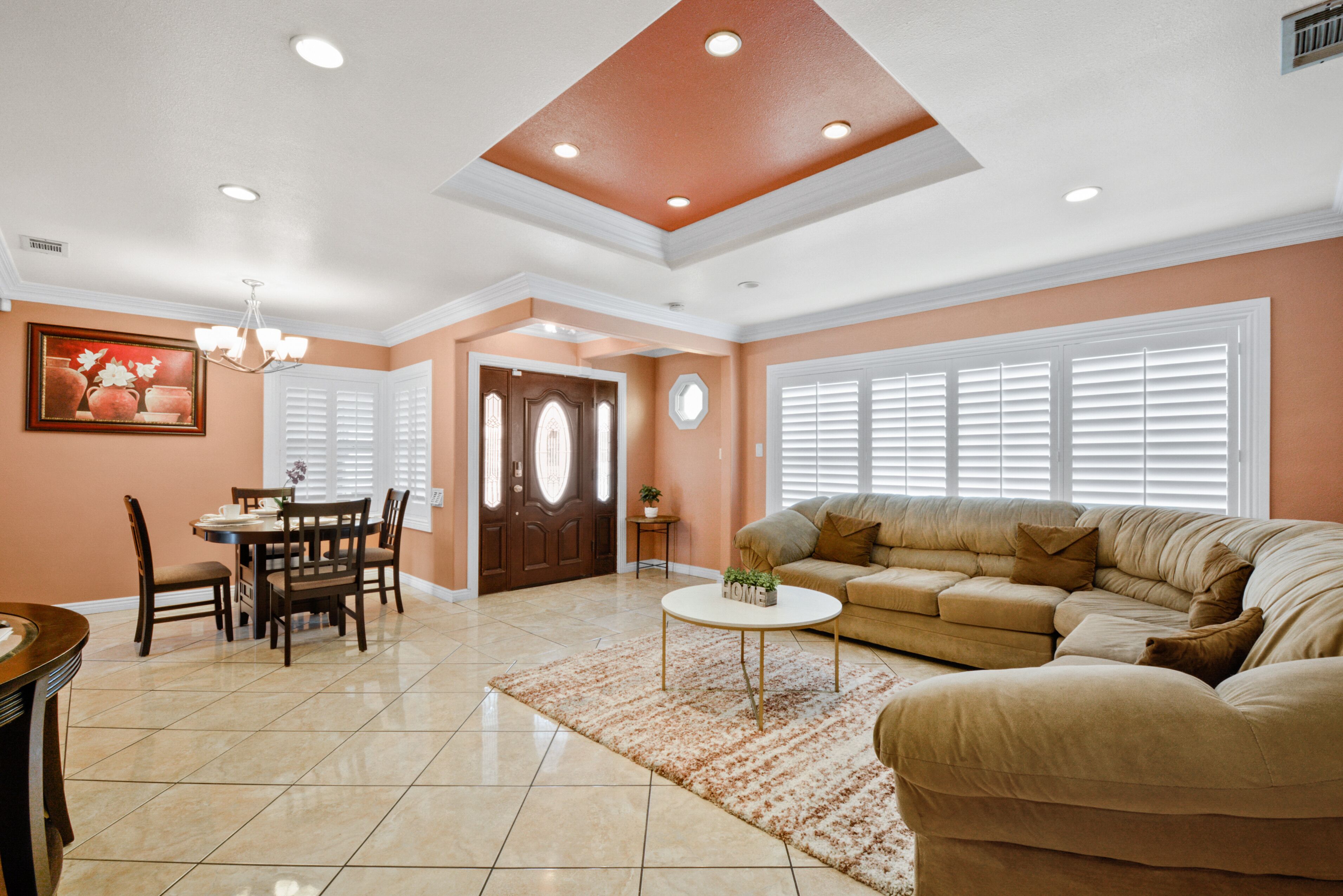 Comfortable Family size home, 20 min away from theme park!